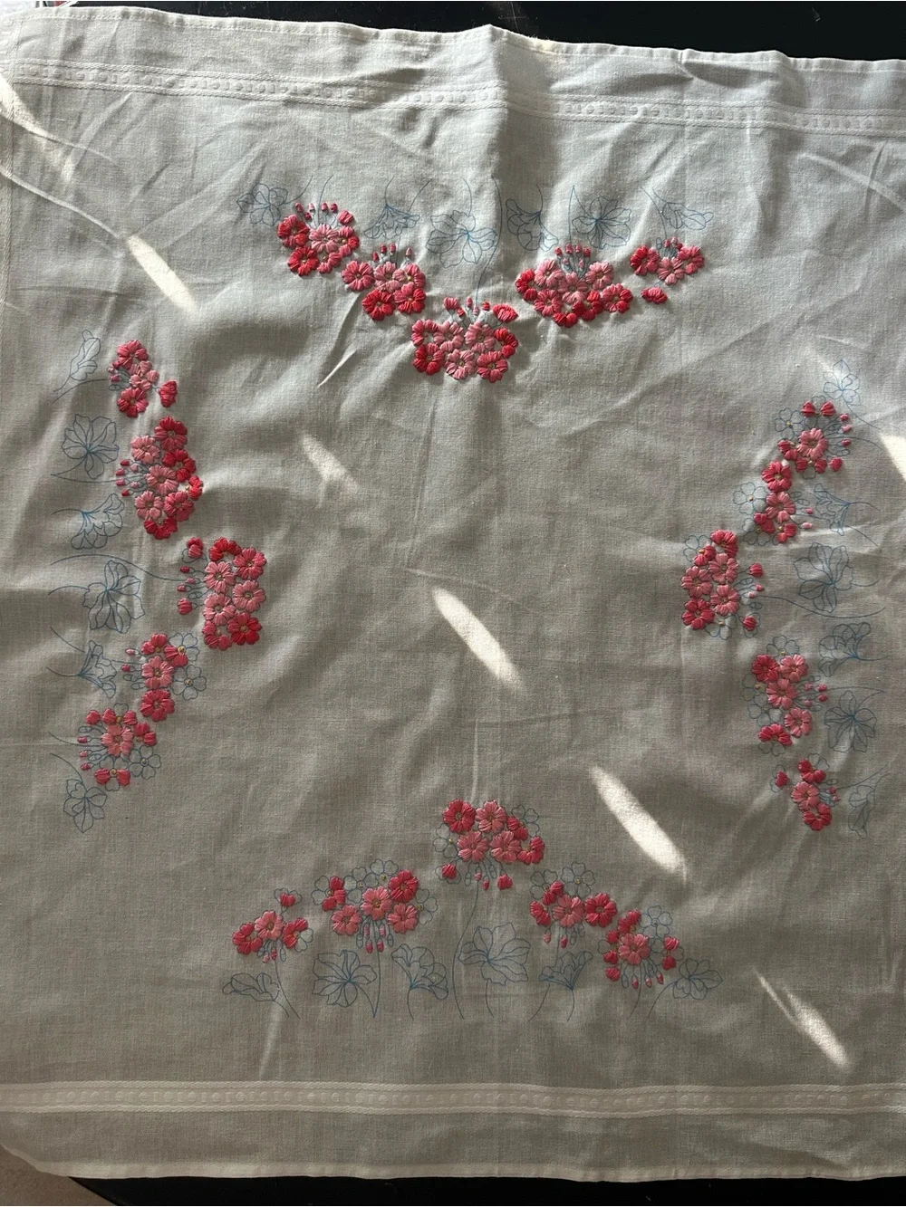 100% Cotton, Floral Table Topper, Cottagecore, Made in Germany